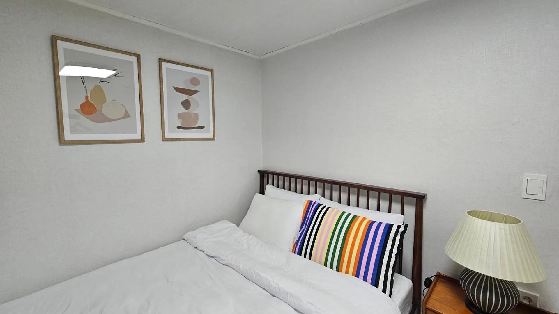 Cozy 2-Room Accommodation, 5 Minutes Walk From Hwagok Station, Close To Gimpo Airport, Hongdae, And Kbs Arena Seoul 0*,  South Korea