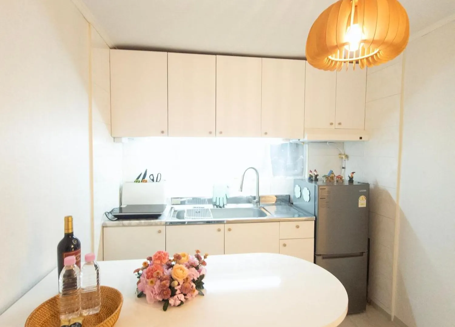 Cozy 2-Room Accommodation, 5 Minutes Walk From Hwagok Station, Close To Gimpo Airport, Hongdae, And Kbs Arena Seoul South Korea