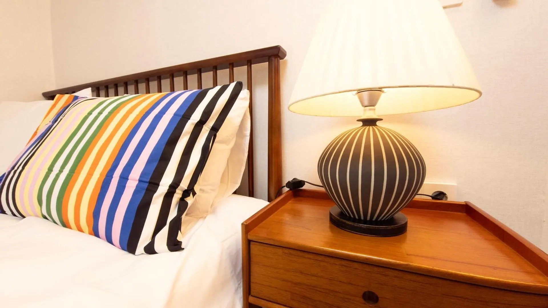 Cozy 2-Room Accommodation, 5 Minutes Walk From Hwagok Station, Close To Gimpo Airport, Hongdae, And Kbs Arena Seoul South Korea
