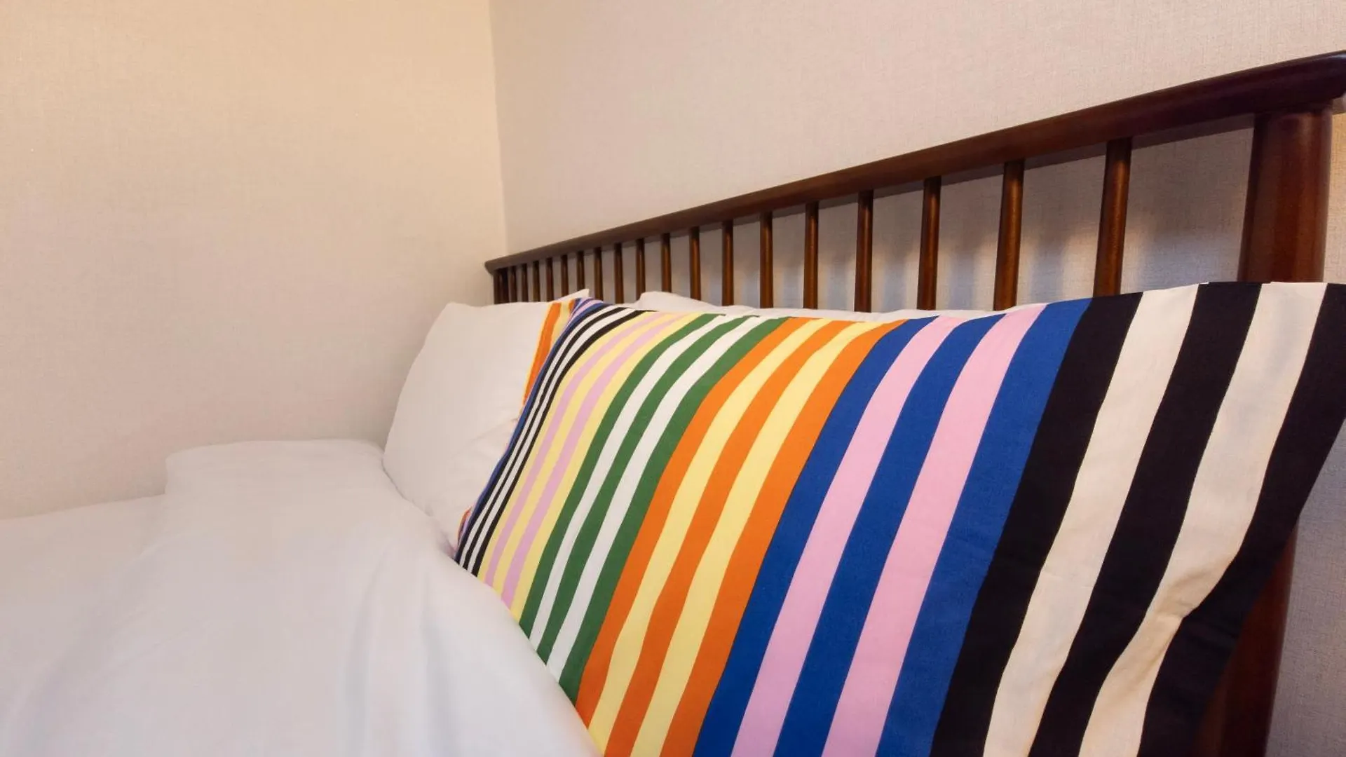Cozy 2-Room Accommodation, 5 Minutes Walk From Hwagok Station, Close To Gimpo Airport, Hongdae, And Kbs Arena Seoul 0*,  South Korea