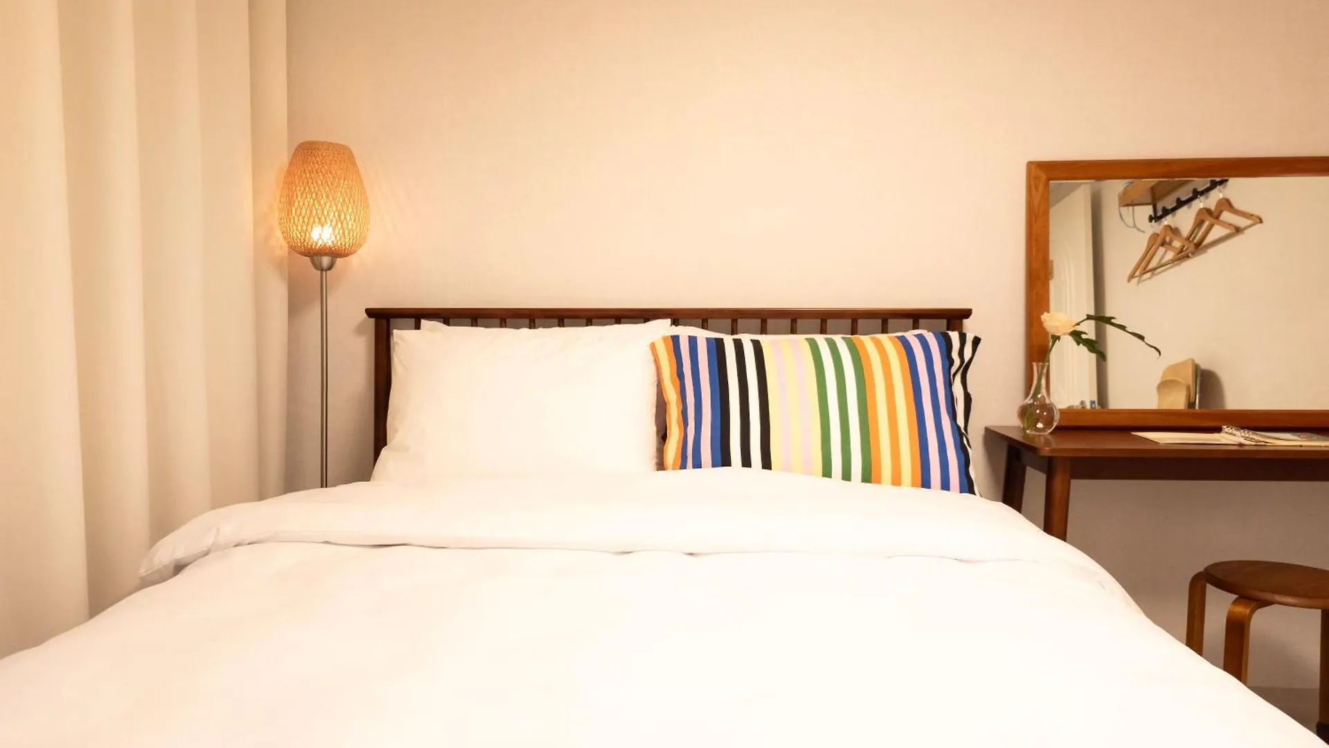 Cozy 2-Room Accommodation, 5 Minutes Walk From Hwagok Station, Close To Gimpo Airport, Hongdae, And Kbs Arena Seoul Apartment