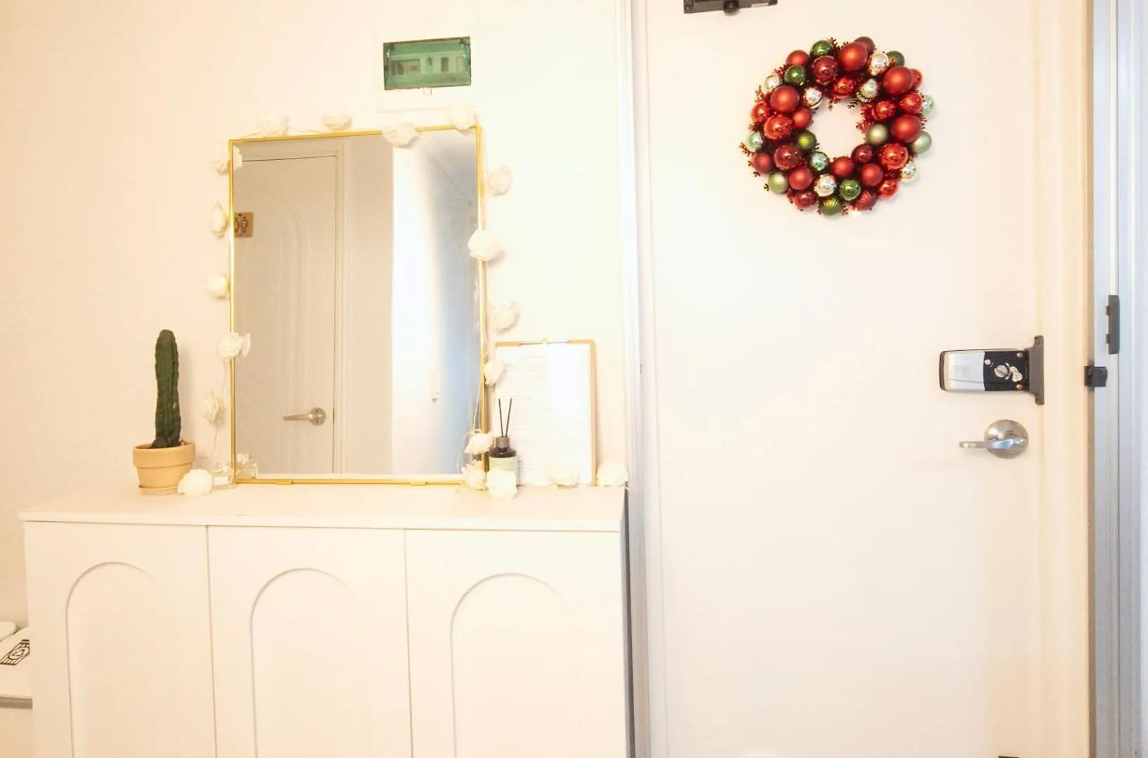 Cozy 2-Room Accommodation, 5 Minutes Walk From Hwagok Station, Close To Gimpo Airport, Hongdae, And Kbs Arena Seoul Apartment