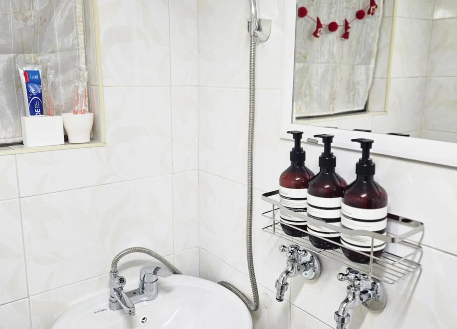 Cozy 2-Room Accommodation, 5 Minutes Walk From Hwagok Station, Close To Gimpo Airport, Hongdae, And Kbs Arena Séoul