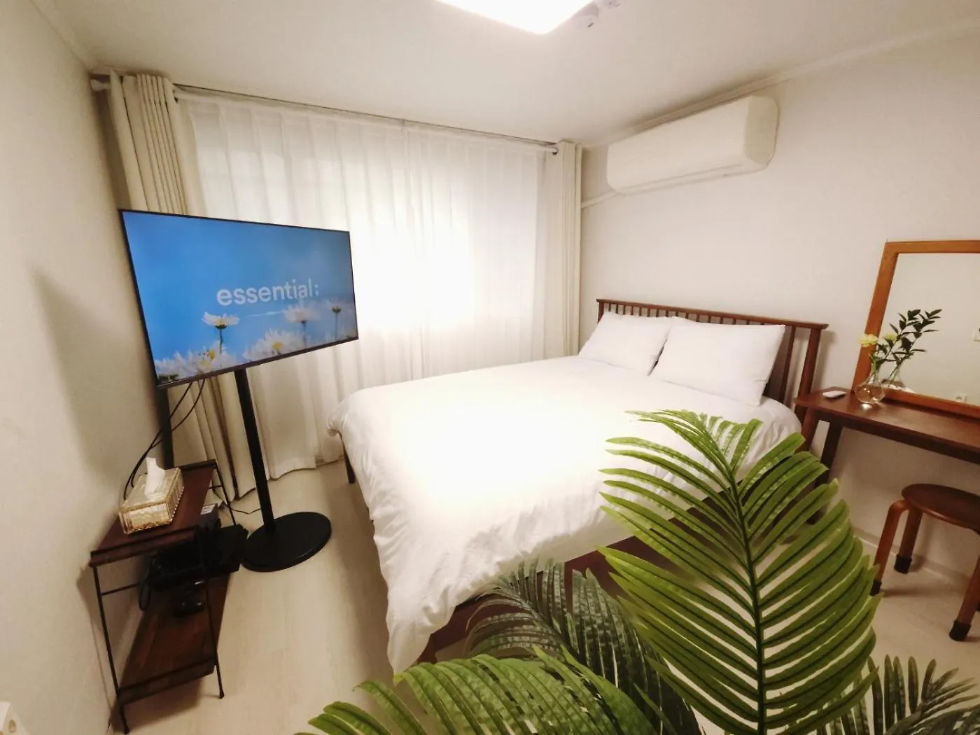 Cozy 2-Room Accommodation, 5 Minutes Walk From Hwagok Station, Close To Gimpo Airport, Hongdae, And Kbs Arena Séoul 0*,