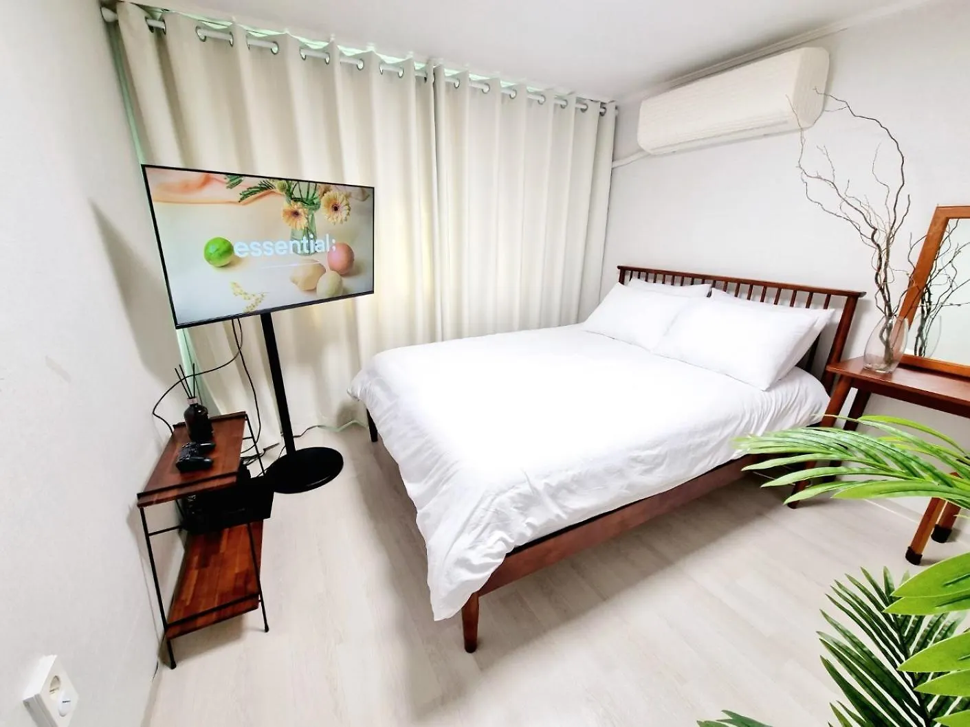 Appartement Cozy 2-Room Accommodation, 5 Minutes Walk From Hwagok Station, Close To Gimpo Airport, Hongdae, And Kbs Arena Séoul